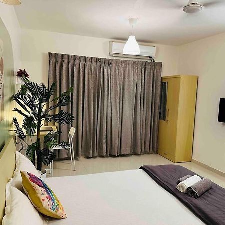 Sage : Private Studio Room In Koregaon Park Púna Exteriér fotografie